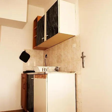 Cute 2 Beds Studio Close To The Main Train Station